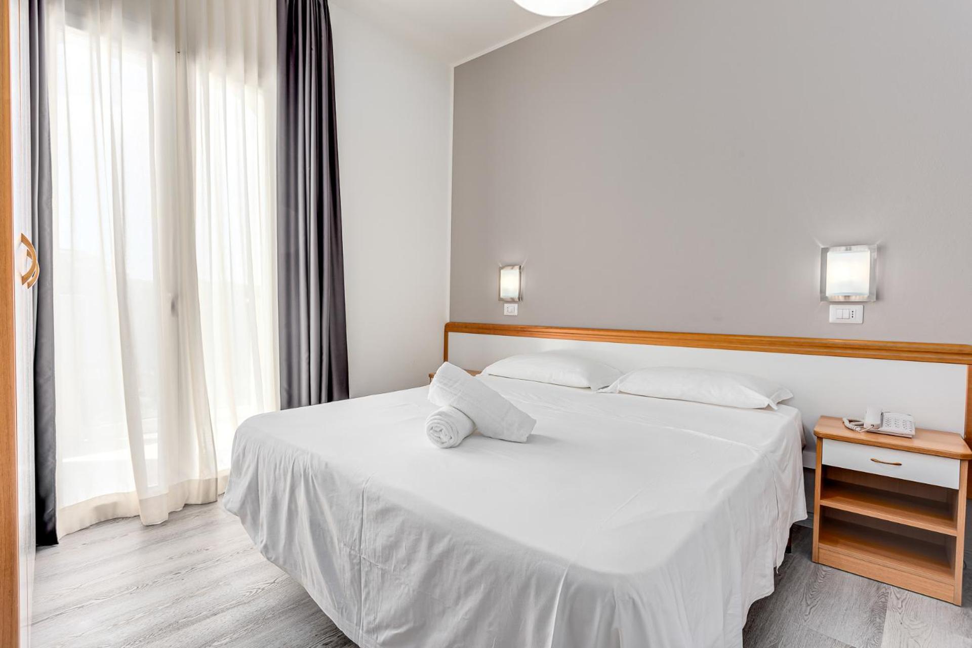 Hotel Schiller Cervia Kültér fotó